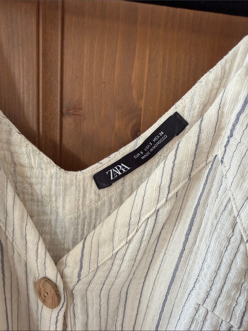 Super cute gauze Zara summer dress with macramee belt and wooden buttons - Picture 2 of 5